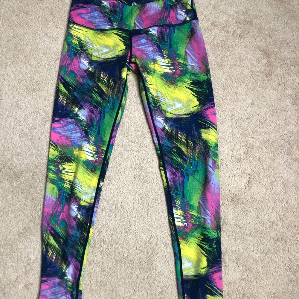 Abstract work out leggings
